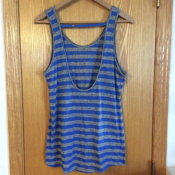 Open-Back Tank Top - Picture 3 of 4